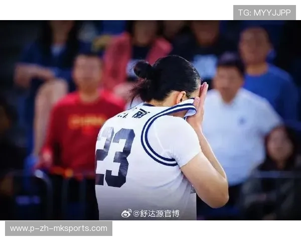 女篮姑娘用汗水证明一切——奋斗中的坚韧与荣耀